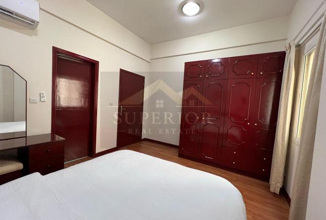 912145 - Property Image 2