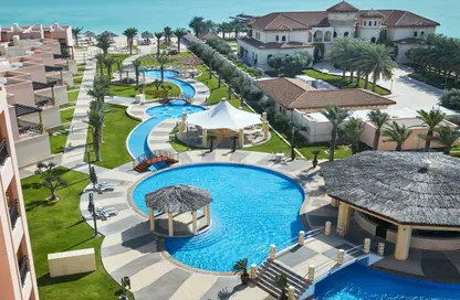 صورة لـ حوض سباحة شقة - غرفة نوم - 2 حمامات للايجار في إنتركونتيننتال الدوحة ريزيدنس - الخليج الغربي - الدوحة ، صورة رقم 1