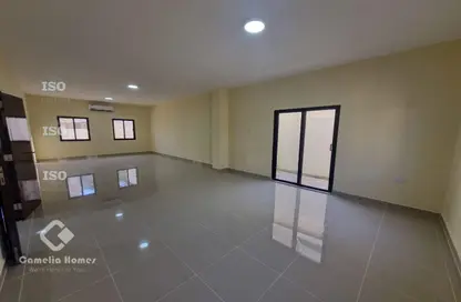 مجمع سكني - 5 غرف نوم - 4 حمامات للايجار في شارع المطار القديم - طريق المطار القديم - الدوحة