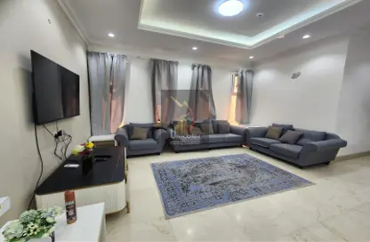 صورة لـ غرفة المعيشة شقة - 2 غرف نوم - 2 حمامات للايجار في شارع حطين - المنتزه - الدوحة ، صورة رقم 1