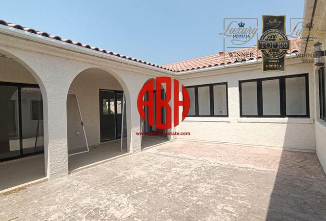 912466 - Property Image 2