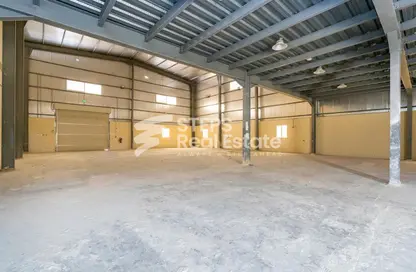 Warehouse - Studio - 6 Bathrooms for rent in East Industrial Street - Birkat Al Awamer - Al Wakra