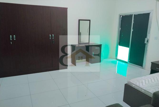 982790 - Property Image 3