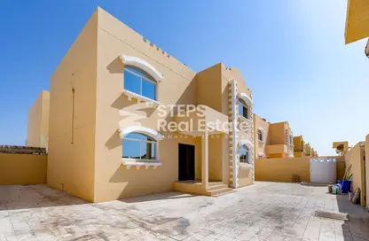 Villa - 4 Bedrooms - 4 Bathrooms for rent in Umm Al Seneem Street - Ain Khaled - Doha Villa - 4 Bedrooms - 4 Bathrooms for rent in Umm Al Seneem Street - Ain Khaled - Doha