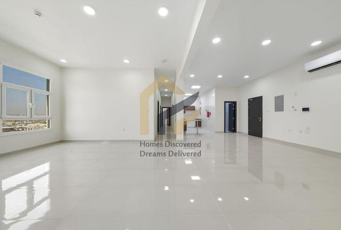 945653 - Property Image 2
