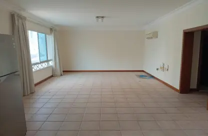 Apartment - 3 Bedrooms - 3 Bathrooms for rent in Al Mansoura - Al Mansoura - Doha