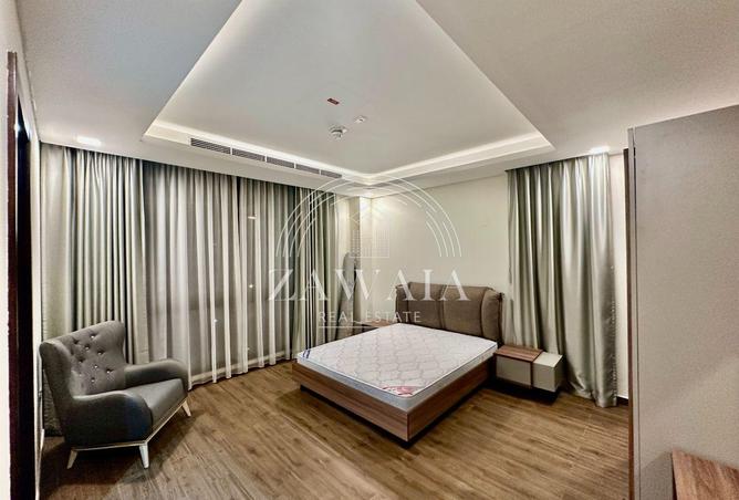 954129 - Property Image 2