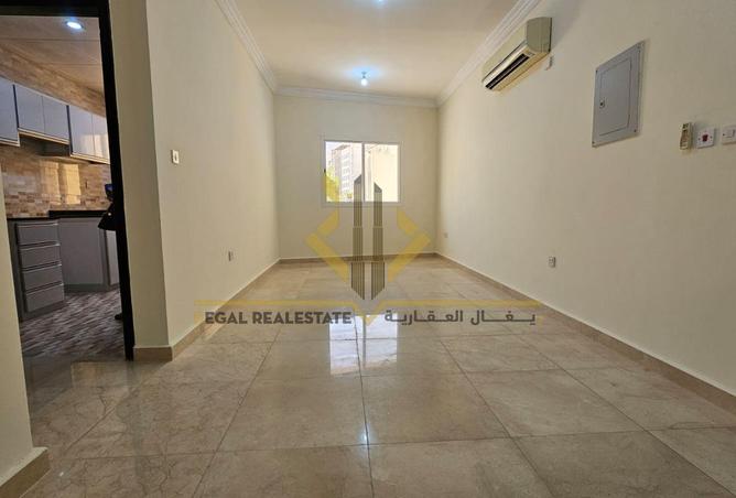939929 - Property Image 2