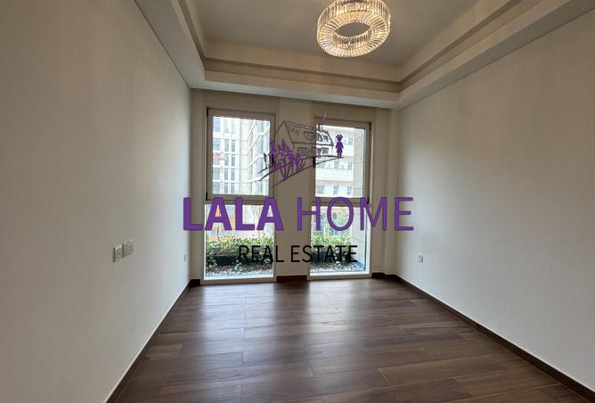 916489 - Property Image 2