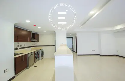 Apartment - 2 Bedrooms - 2 Bathrooms for rent in Porto Arabia - The Pearl Island - Doha