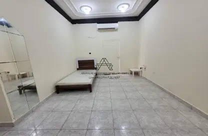 Villa - Studio - 1 Bathroom for rent in Al Dafna - Al Dafna - Doha