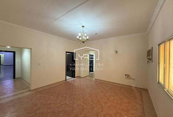 975642 - Property Image 2