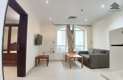 Apartment - 1 Bedroom - 1 Bathroom for rent in Umm Ghwailina Comm - Umm Ghuwalina - Umm Ghuwailina - Doha