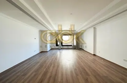 Apartment - 1 Bedroom - 2 Bathrooms for rent in East Porto Drive - Porto Arabia - The Pearl Island - Doha