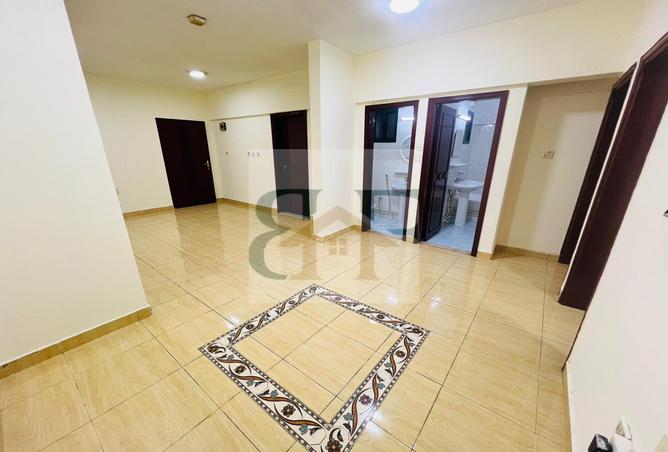 987486 - Property Image 2