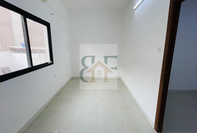 982595 - Property Image 3