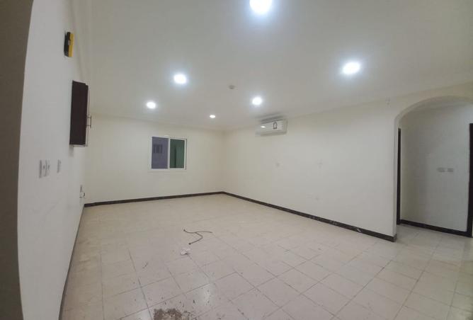 990870 - Property Image 2