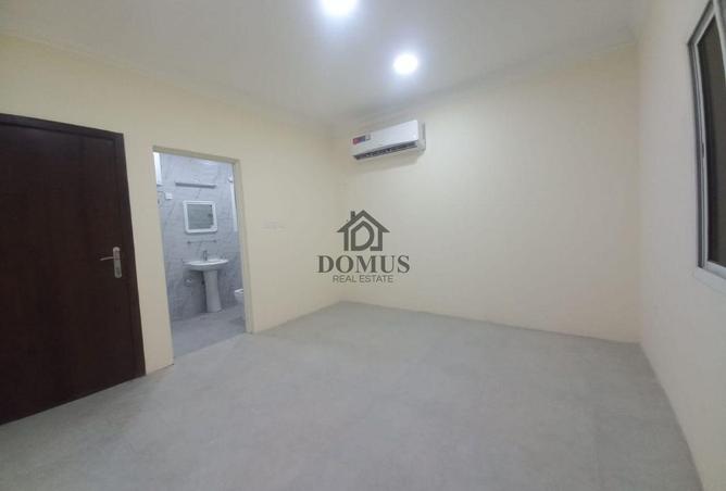 976472 - Property Image 2