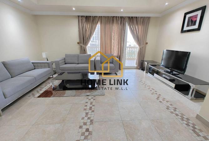 982374 - Property Image 2