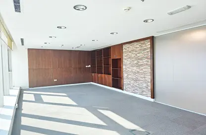 Full Floor - Studio - 2 Bathrooms for rent in Al Jazeera Tower - West Bay - West Bay - Doha