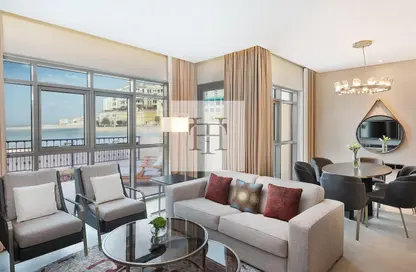 Townhouse - 2 Bedrooms - 3 Bathrooms for rent in Hilton Doha The Pearl Residences - Abraj Quartiers - The Pearl Island - Doha
