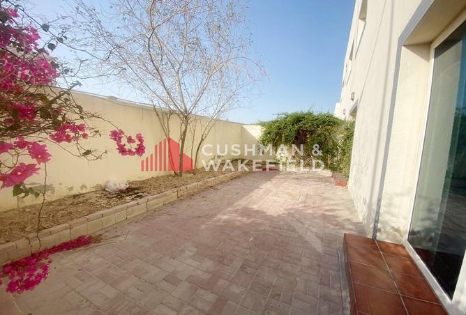 Villa - 3 Bedrooms - 3 Bathrooms for rent in Al Nasr Street - Al Nasr - Doha
