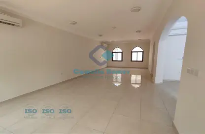 Empty Room image for: Compound - 4 Bedrooms - 5 Bathrooms for rent in Al Luqta - Al Luqta - Doha, Image 1