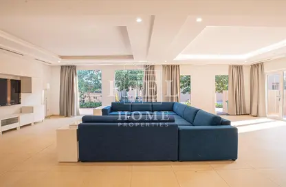 Living Room image for: Villa - 4 Bedrooms - 6 Bathrooms for rent in West Bay Lagoon Street - West Bay Lagoon - Doha, Image 1