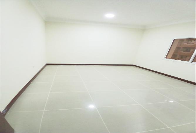 939412 - Property Image 2
