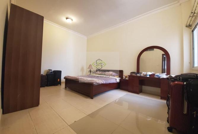 998663 - Property Image 3