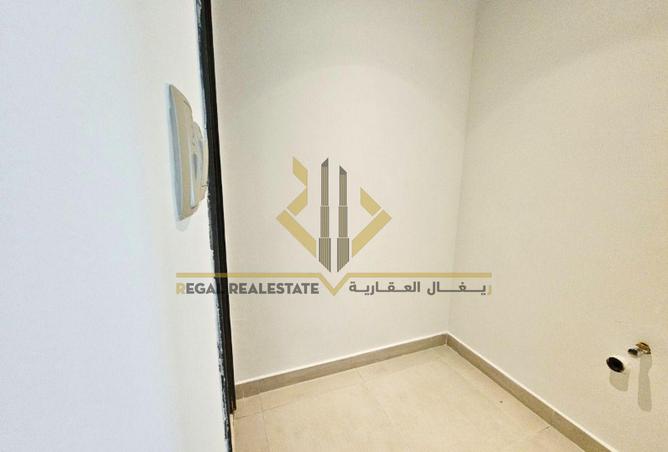 956859 - Property Image 3