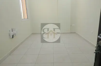 شقة - 2 غرف نوم - 2 حمامات للايجار في شقق مساكن المطار القديم - طريق المطار القديم - الدوحة