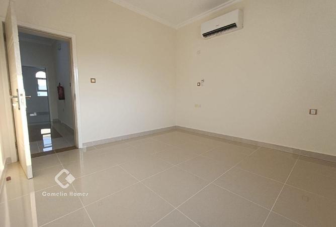 932106 - Property Image 3