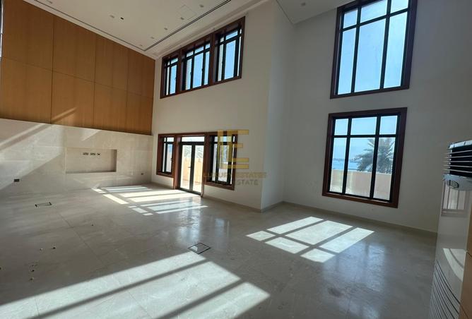 903683 - Property Image 3