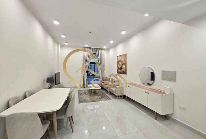911812 - Property Image 2