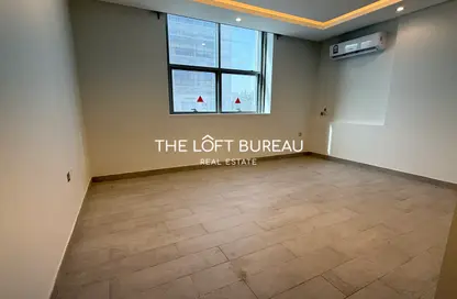 Apartment - 2 Bedrooms - 3 Bathrooms for rent in Al Nasr Street - Al Nasr - Doha