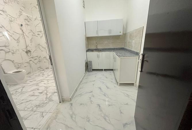 982255 - Property Image 3