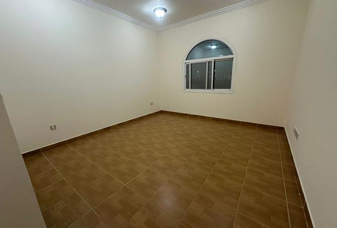 1002837 - Property Image 2