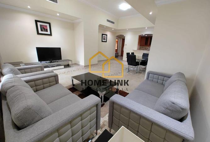 982374 - Property Image 3