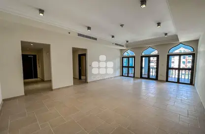 Empty Room image for: Apartment - 2 Bedrooms - 3 Bathrooms for rent in Carnaval - Qanat Quartier - The Pearl Island - Doha, Image 1
