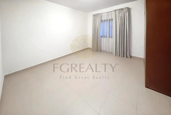 953713 - Property Image 2