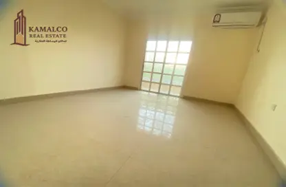 Apartment - 4 Bedrooms - 3 Bathrooms for rent in Umm Ghuwalina - Umm Ghuwailina - Doha
