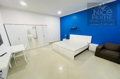Room / Bedroom image for: Apartment - 1 Bathroom for rent in Abu Hamour - Doha, Image 1