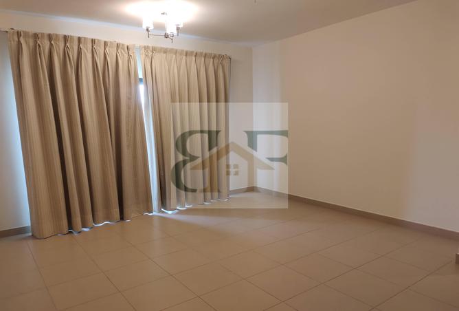 947402 - Property Image 2
