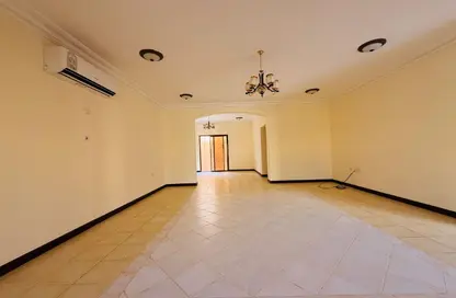 فيلا - 3 غرف نوم - 3 حمامات للايجار في شارع الحمرا - الثمامة - الدوحة