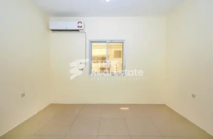 Labor Camp - Studio - 1 Bathroom for rent in Industrial Area 5 - Industrial Area - Industrial Area - Doha