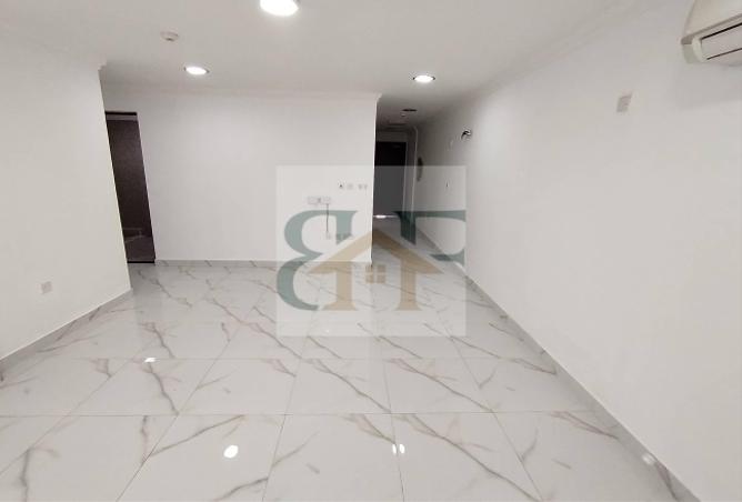 1004833 - Property Image 3