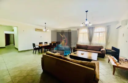 Apartment - 2 Bedrooms - 3 Bathrooms for rent in Al Zubair Bakkar Street - Al Sadd - Doha