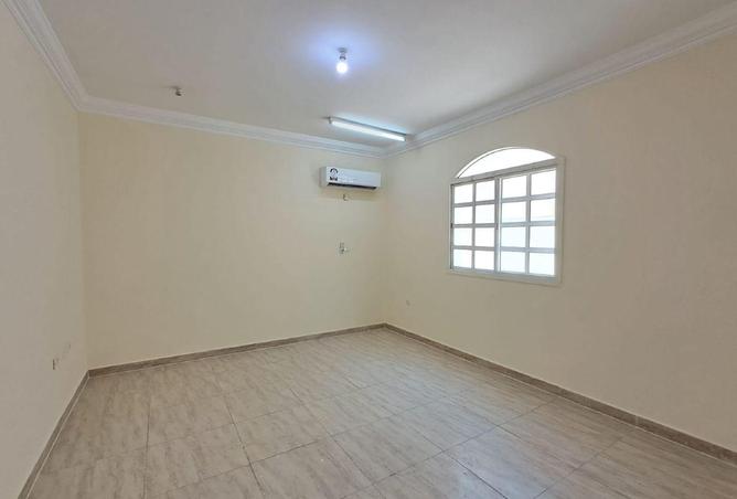 957610 - Property Image 2