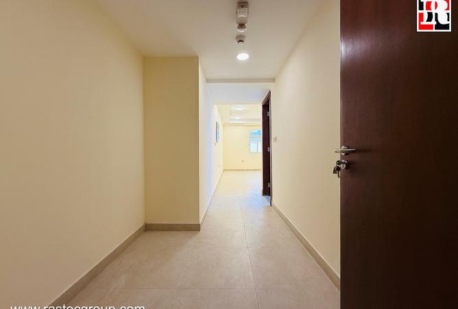 949382 - Property Image 2